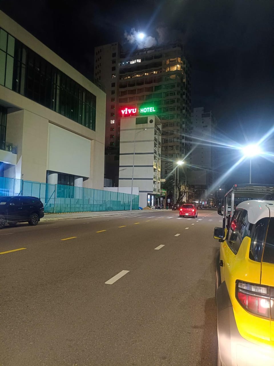 Property building, Night, Neighbourhood, City view, Street view, Location, Parking