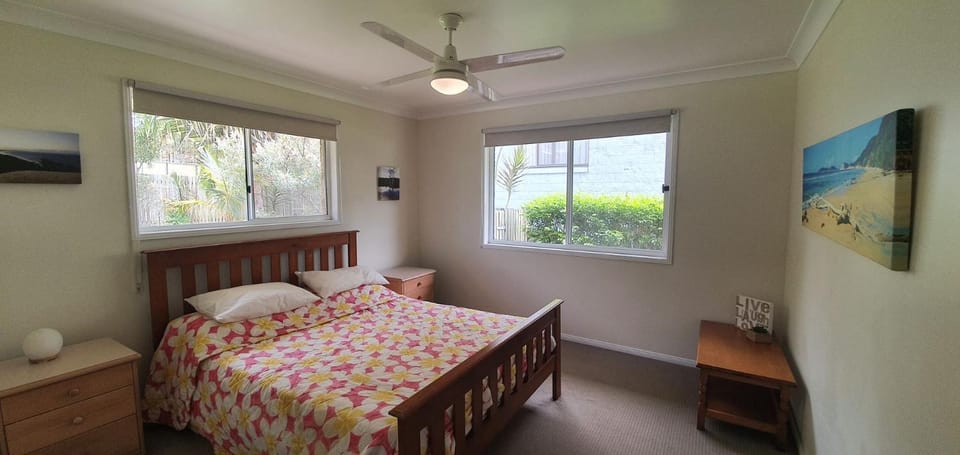 Rainbow Cottage - Rainbow Beach. Pets welcome House in Rainbow Beach