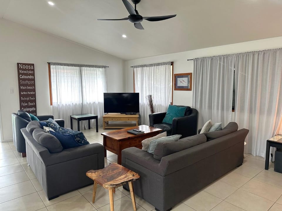 Central Park - Rainbow Beach. Pool. Pets House in Rainbow Beach