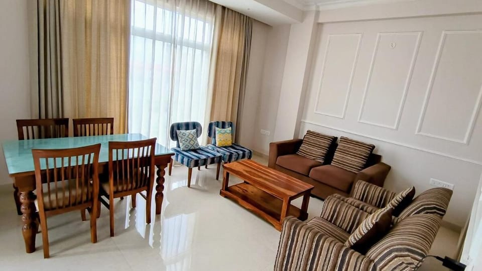 Living room, Seating area, Dining area
