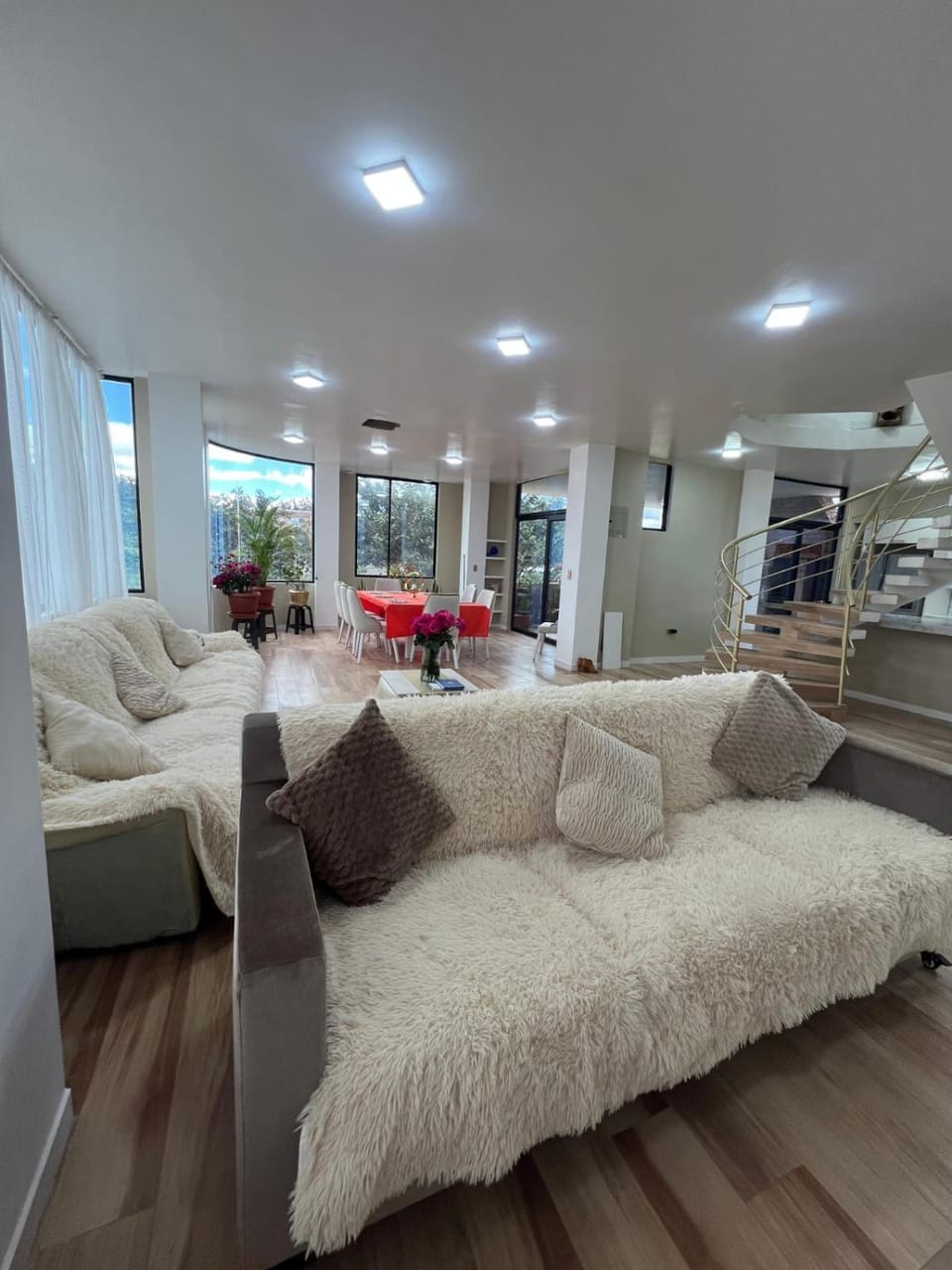 Living room, Seating area