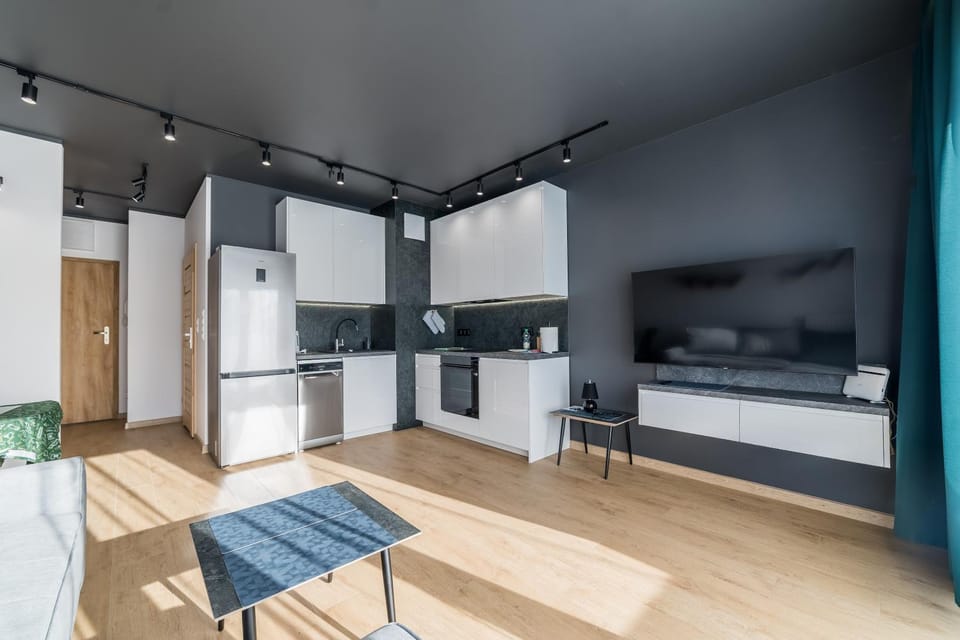 Kitchen or kitchenette, Dining area, dishwasher, oven, stove
