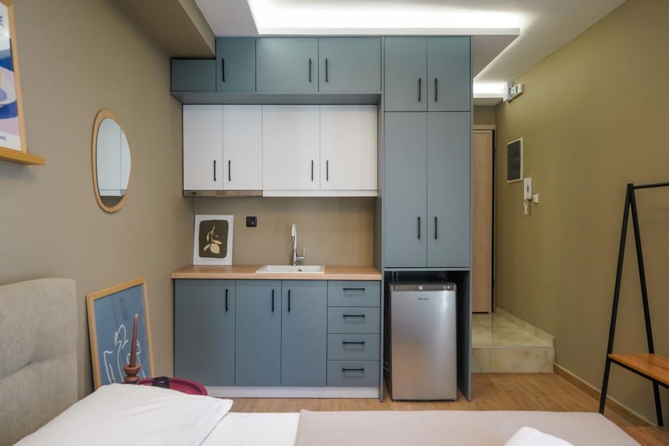 Bed, Kitchen or kitchenette, Photo of the whole room, Bedroom, wardrobe