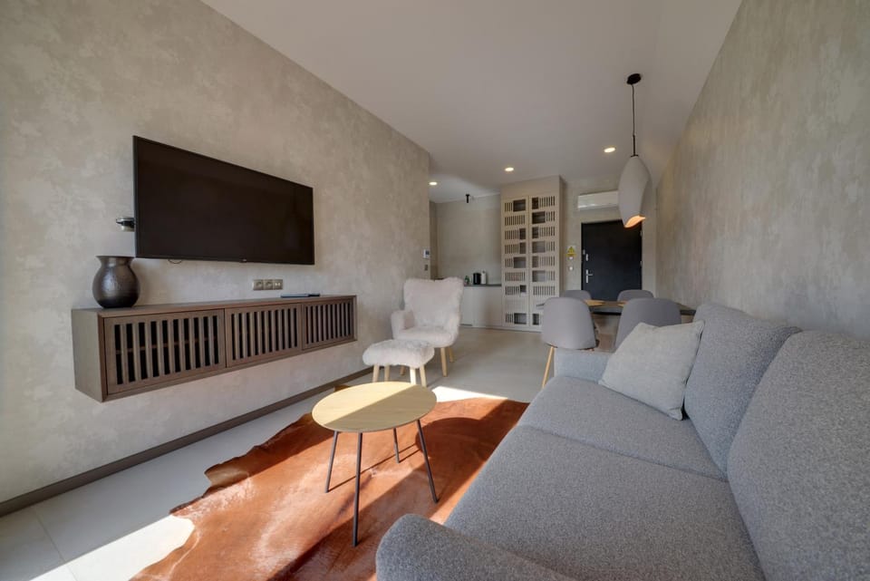 TV and multimedia, Living room, Seating area