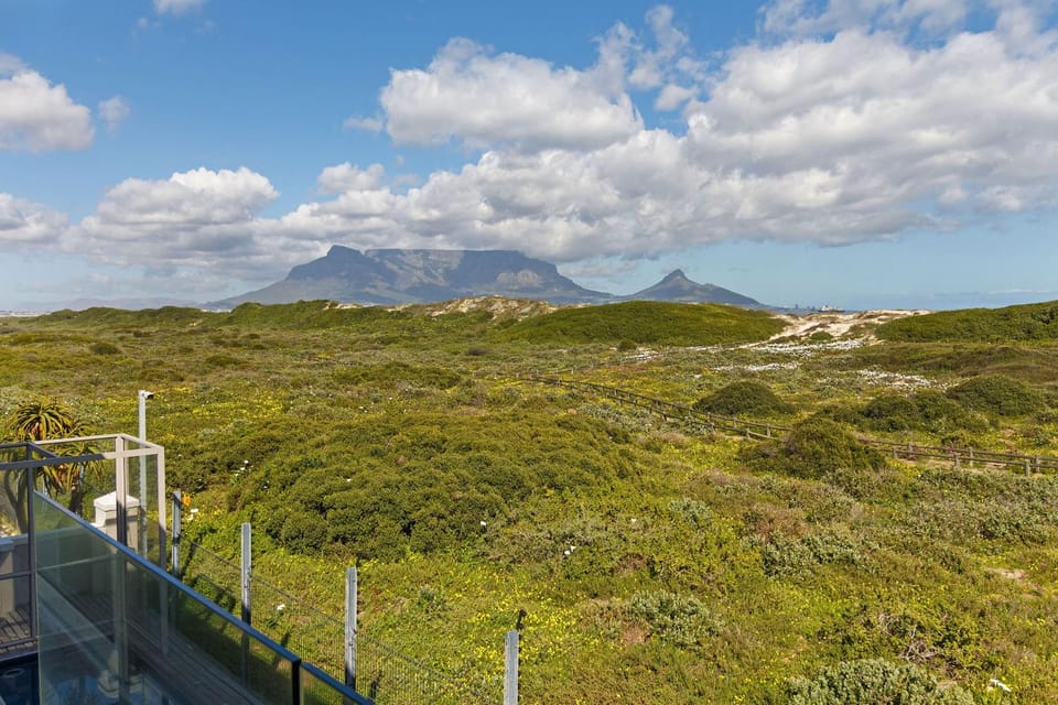 Dune Pavillion Beach Villa-Where the Ocean Meets the Mountain Villa in Cape Town
