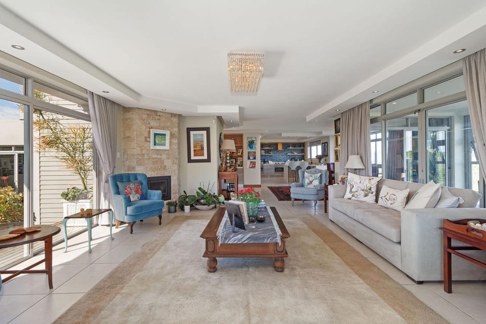 Dune Pavillion Beach Villa-Where the Ocean Meets the Mountain Villa in Cape Town