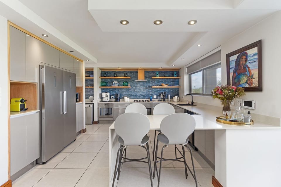 Dune Pavillion Beach Villa-Where the Ocean Meets the Mountain Villa in Cape Town