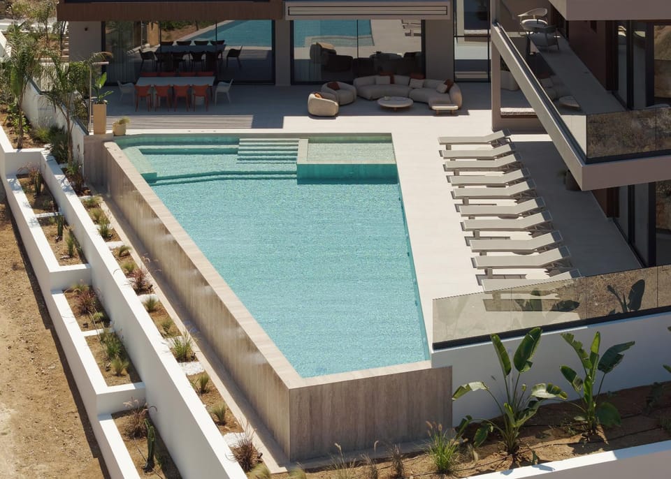 Property building, Pool view, Swimming pool, sunbed