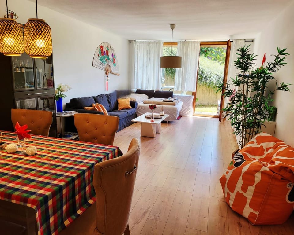Garden-Apartment, mountain view, renovated, free parking, next to forest Apartment in Baden-Württemberg