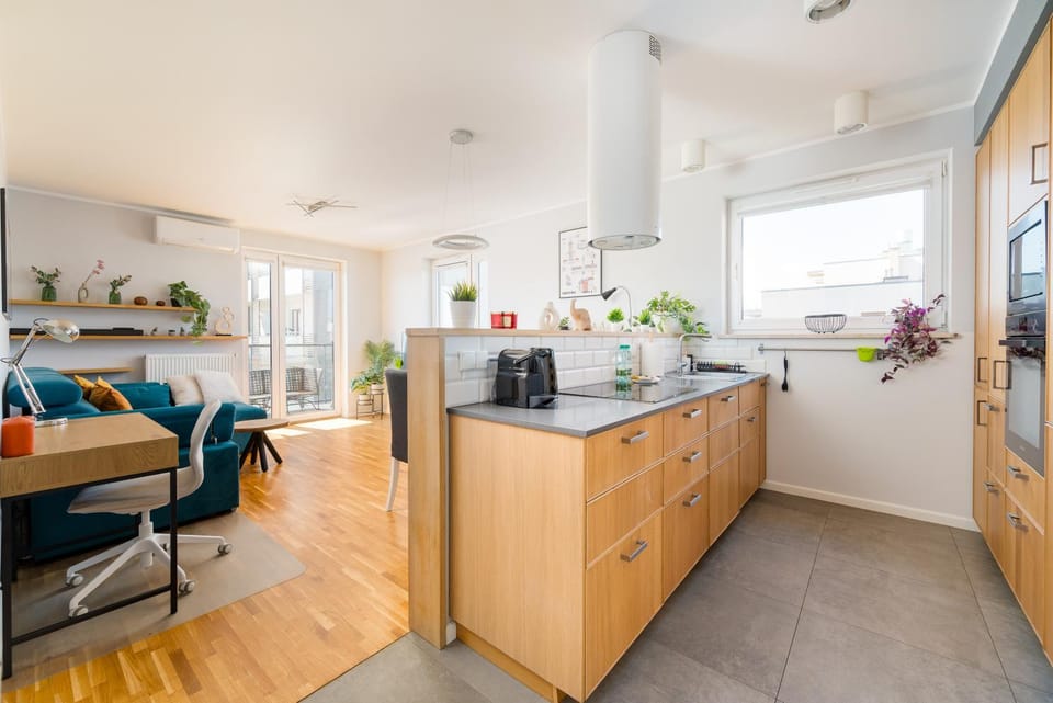 Kitchen or kitchenette, Dining area, dishwasher, oven, stove