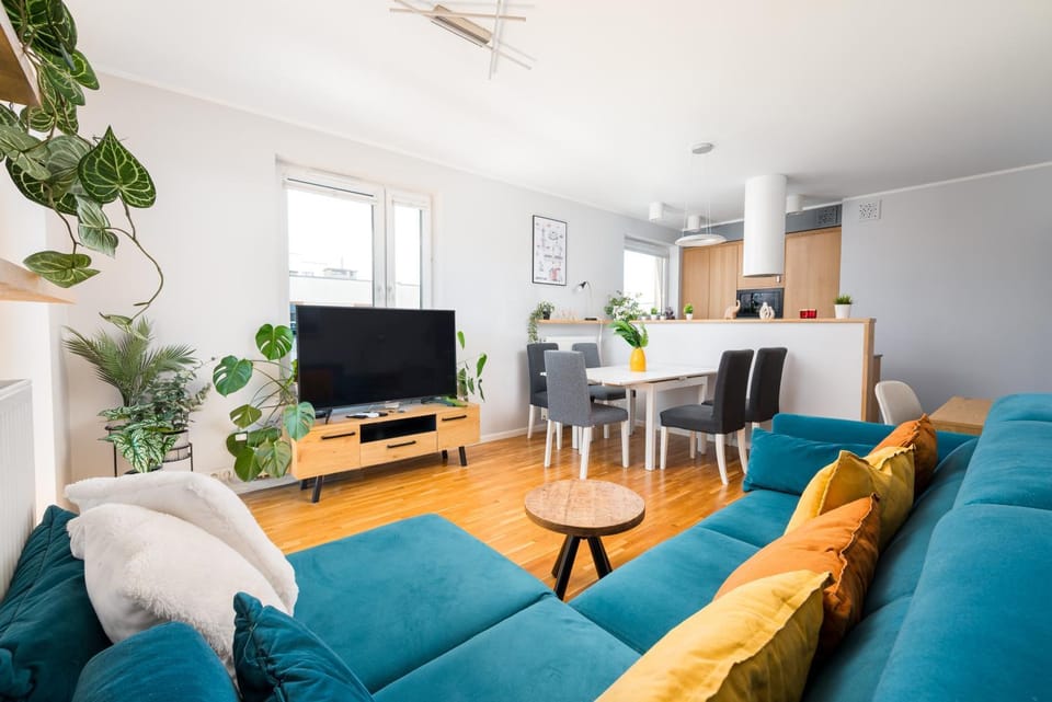 Communal lounge/ TV room, TV and multimedia, Kitchen or kitchenette, Living room, Seating area, Dining area, Evening entertainment
