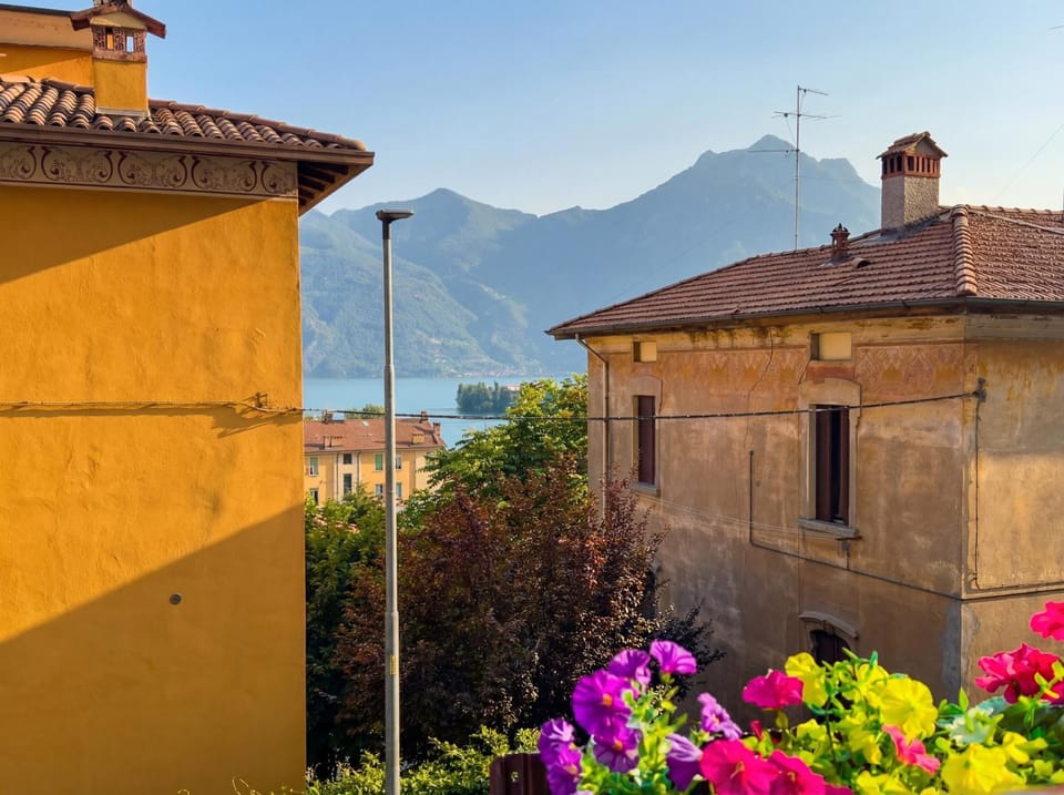 Property building, Day, Natural landscape, Landmark view