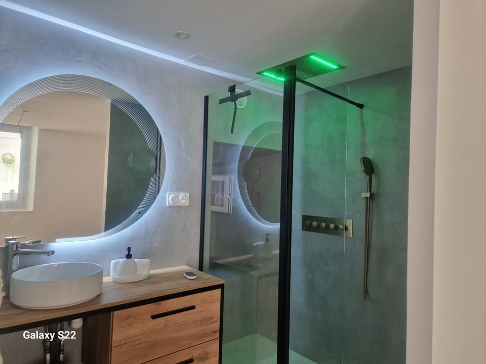 Shower, Bathroom