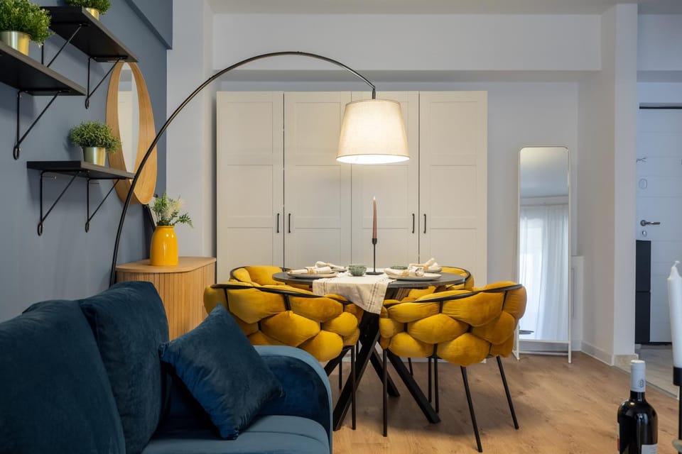 Living room, Seating area, Dining area
