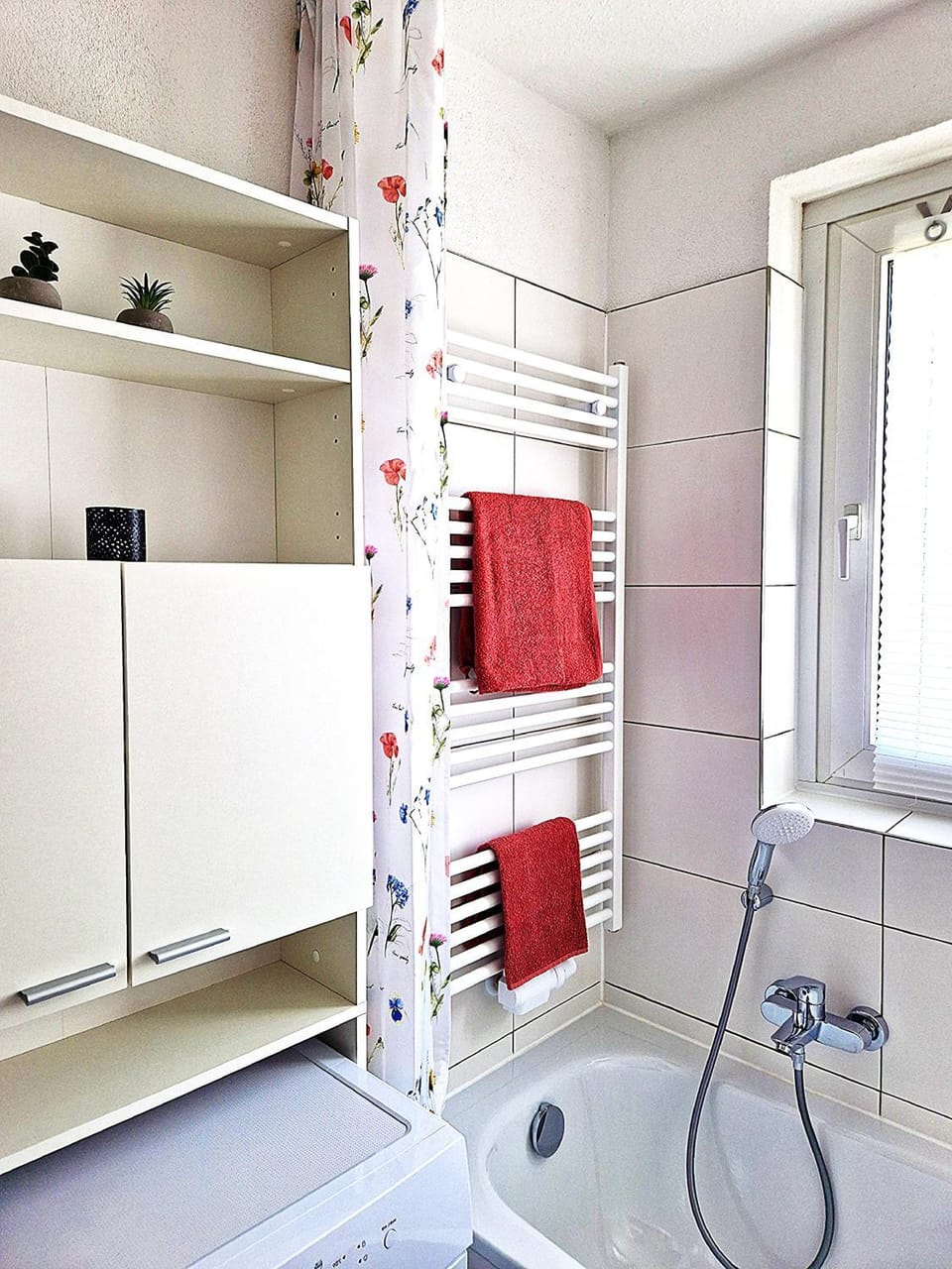 Bathroom, towels