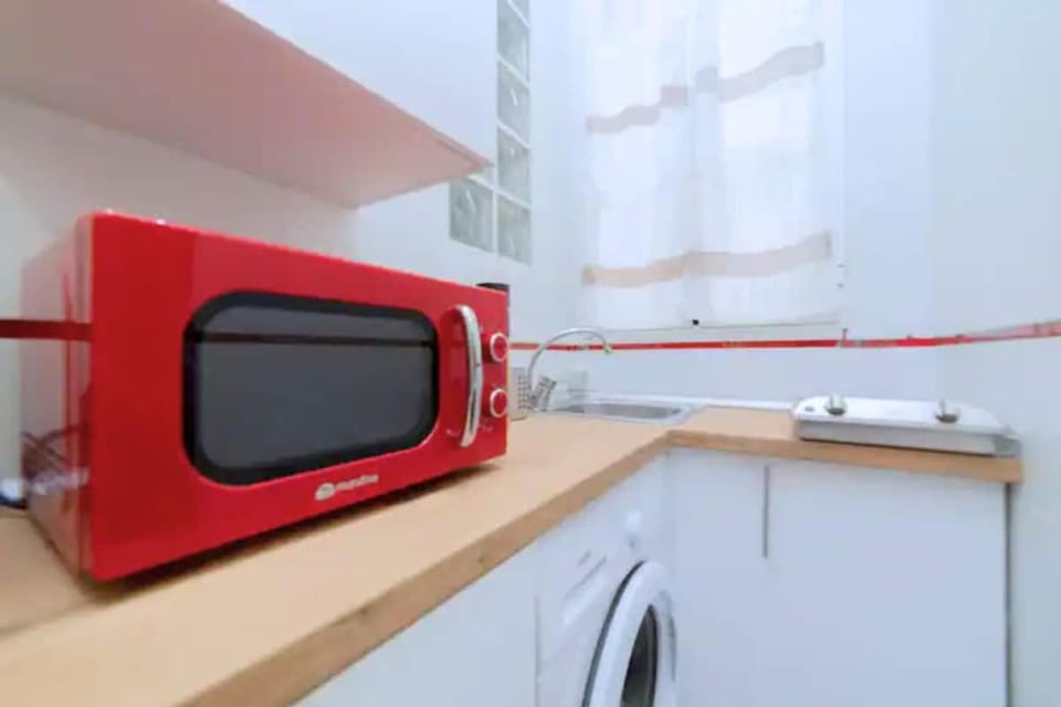 Lavapies Love Nest Apartment in Centro