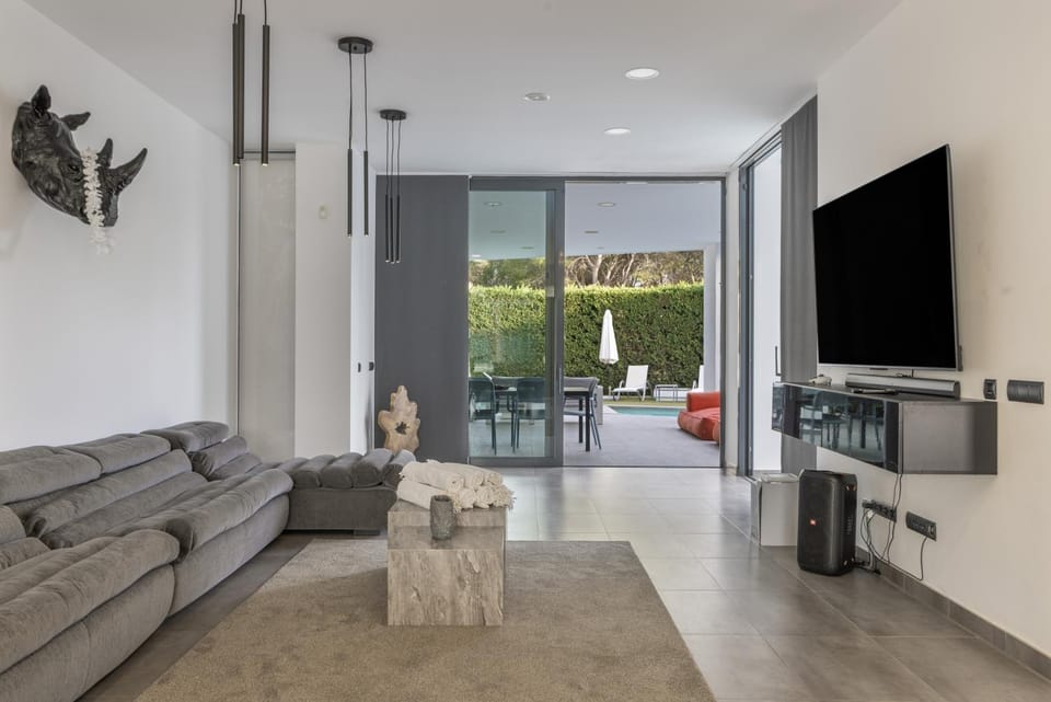 Property building, Living room