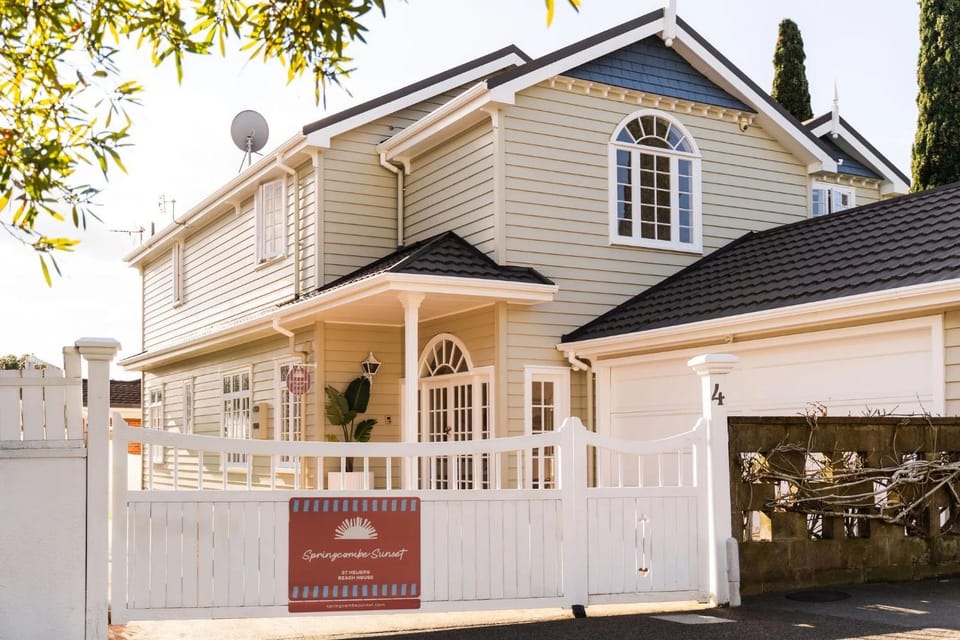 Property building, Day