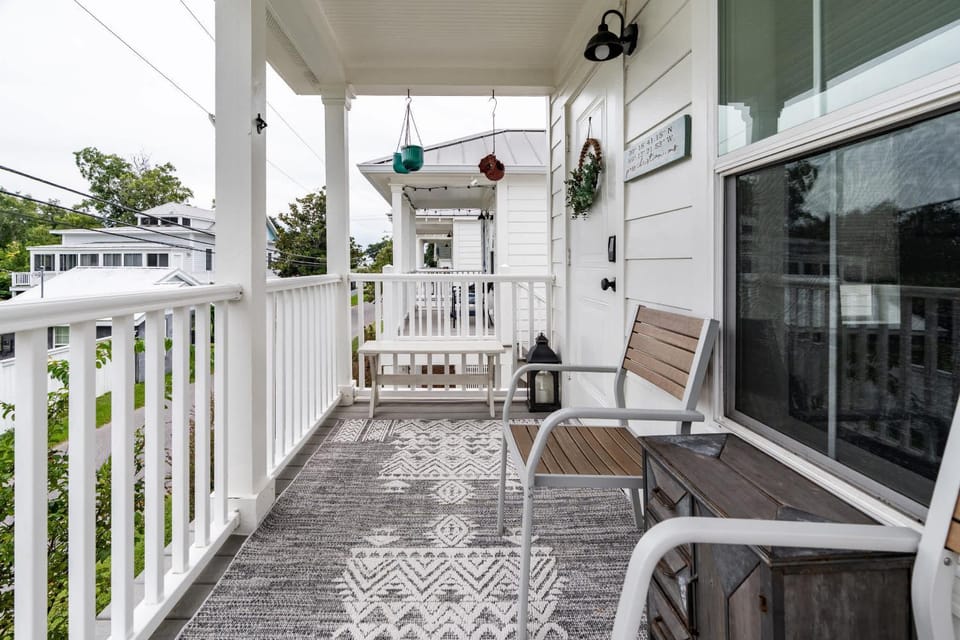 Property building, Seating area
