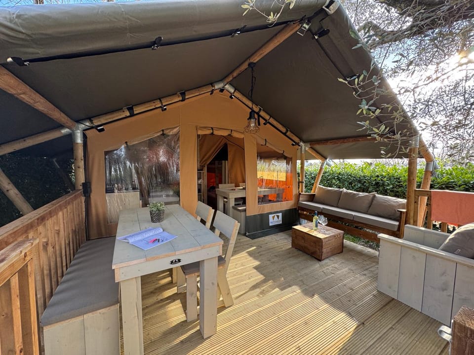 Estivotravel on Camping Cisano San Vito Campground/ 
RV Resort in Bardolino
