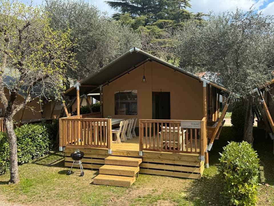 Estivotravel on Camping Cisano San Vito Campground/ 
RV Resort in Bardolino