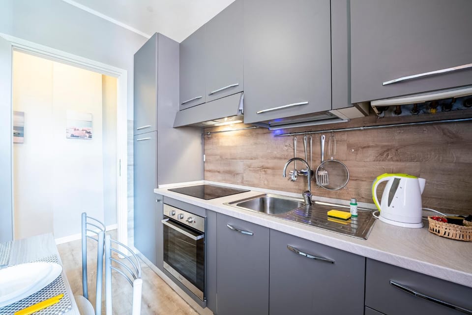 oven, kitchen
