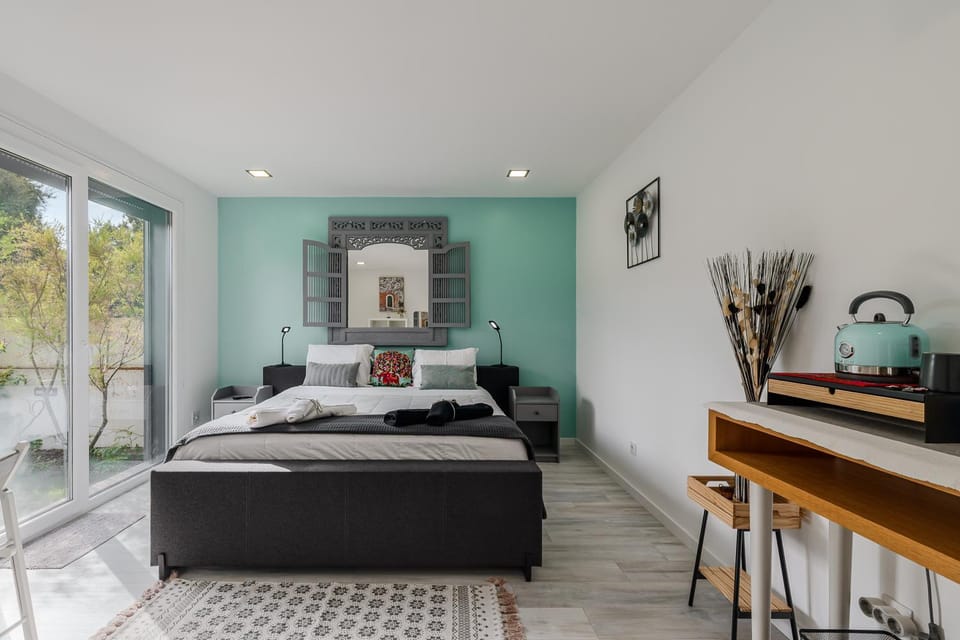 Property building, Living room, Bedroom