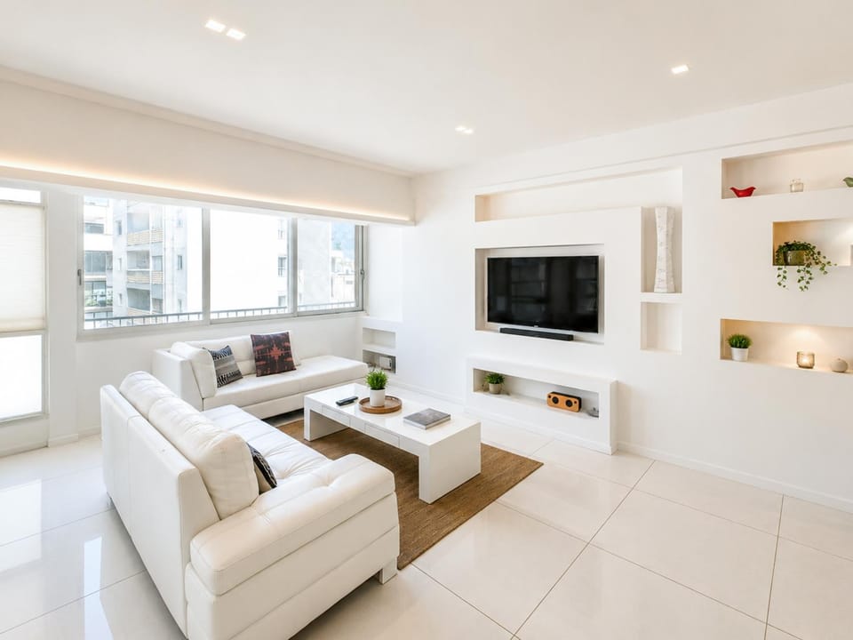 Communal lounge/ TV room, Living room