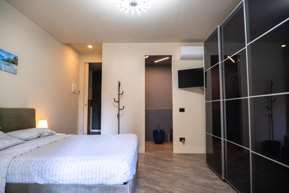 zampieri house camera blu Vacation rental in Rome