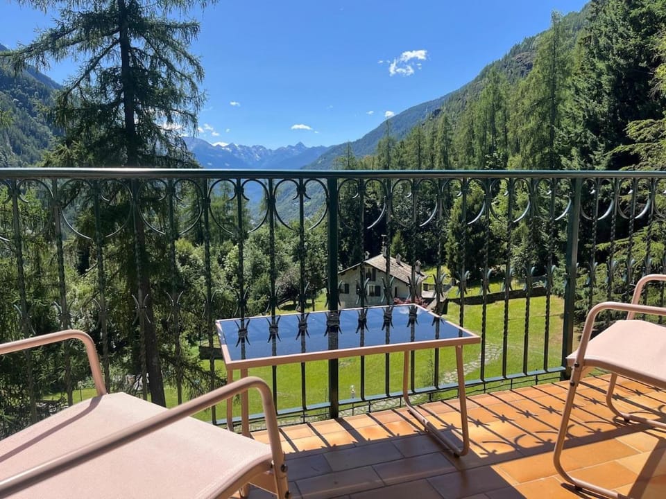 Spring, Day, Natural landscape, View (from property/room), Balcony/Terrace, Mountain view