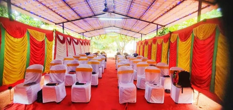 Restaurant/places to eat, Restaurant/places to eat, Banquet/Function facilities, Evening entertainment, Evening entertainment, Breakfast, Breakfast, Lunch, Dinner