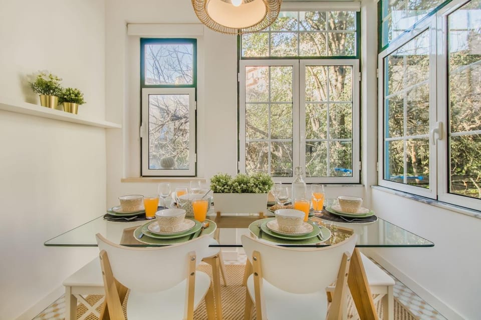 Trendy Flat, in Picturesque Graça Apartment in Lisbon
