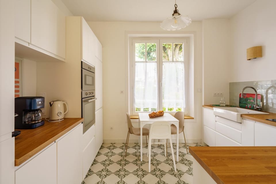 Kitchen or kitchenette, stove