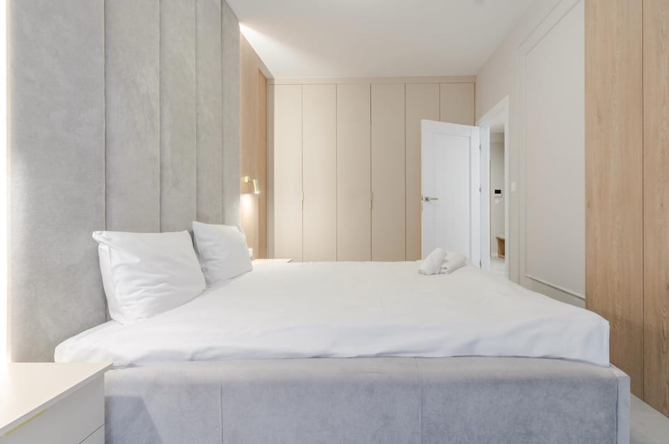 Bed, Photo of the whole room, Bedroom, wardrobe