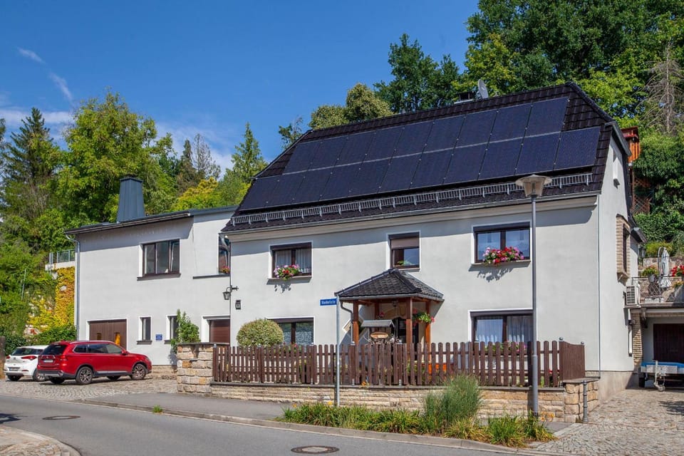Property building, Location