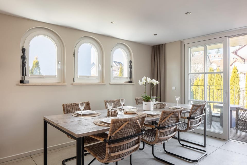 Balcony/Terrace, Seating area, Dining area, Garden view