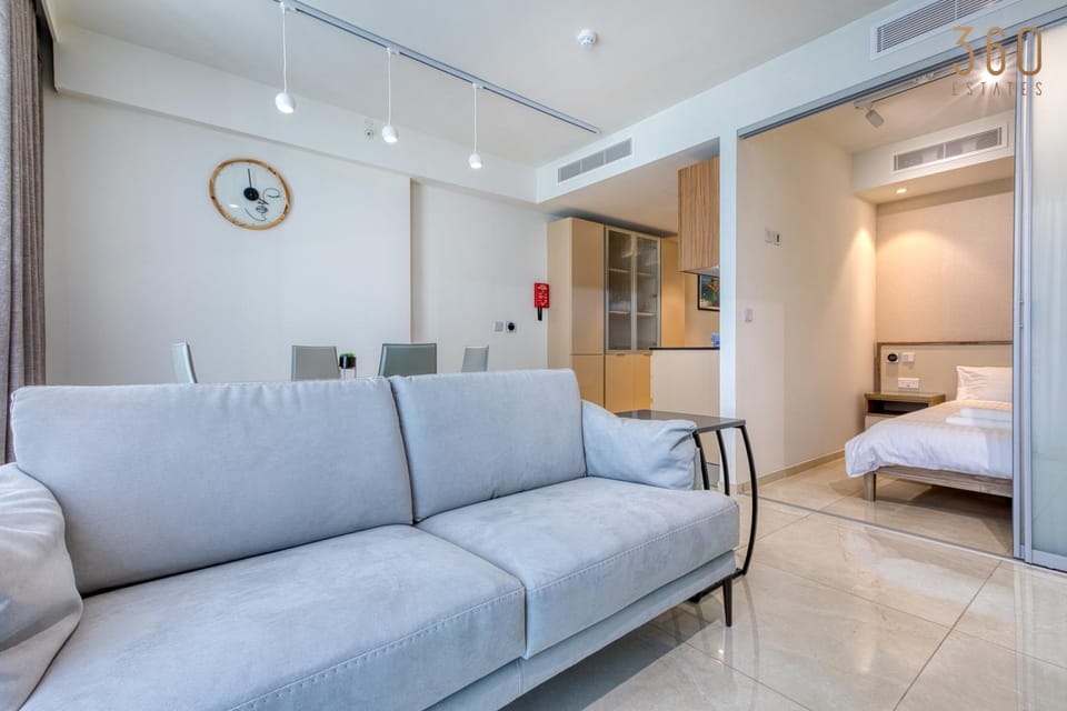 Bed, Living room, Photo of the whole room, Seating area, Bedroom, air conditioner