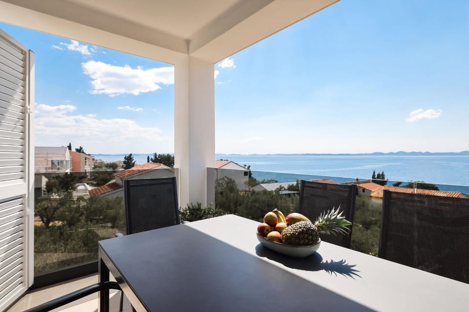 View (from property/room), Balcony/Terrace, Sea view