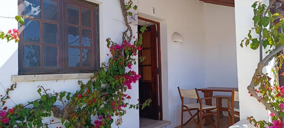 Traditional Rustic Family Duplex with Balcony - Casa 1 Villa in Guia