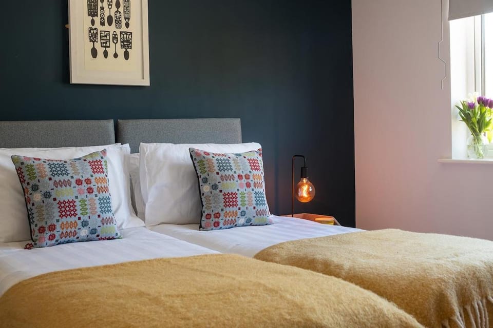 Modern 3 bedroom house Llanrwst less than a 5 minute drive from Zip World Forest House in Bro Garmon