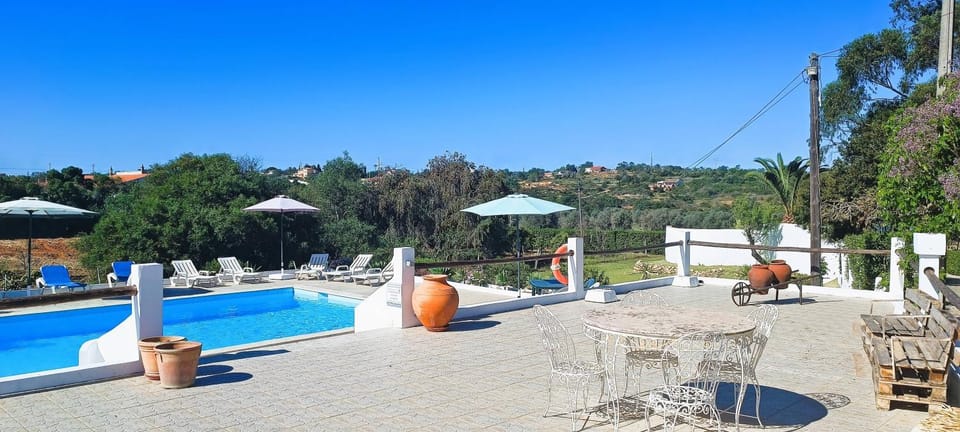 Classic Countryside Cottage with Private Balcony - Casa 2 Villa in Guia