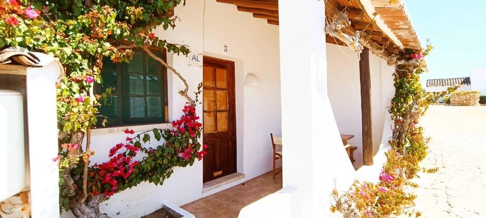 Charming Duplex Cottage with Mezanine & Pool - Casa 3 Villa in Guia