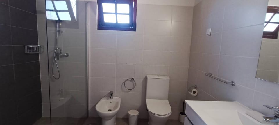 Large Traditional Studio with Balcony & Pool Access - Casa 6 Villa in Guia