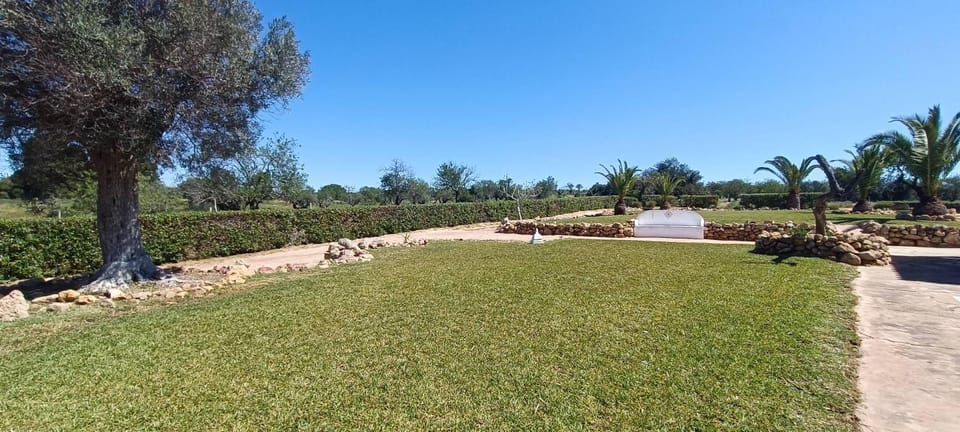 Large Traditional Studio with Balcony & Pool Access - Casa 7 Villa in Guia