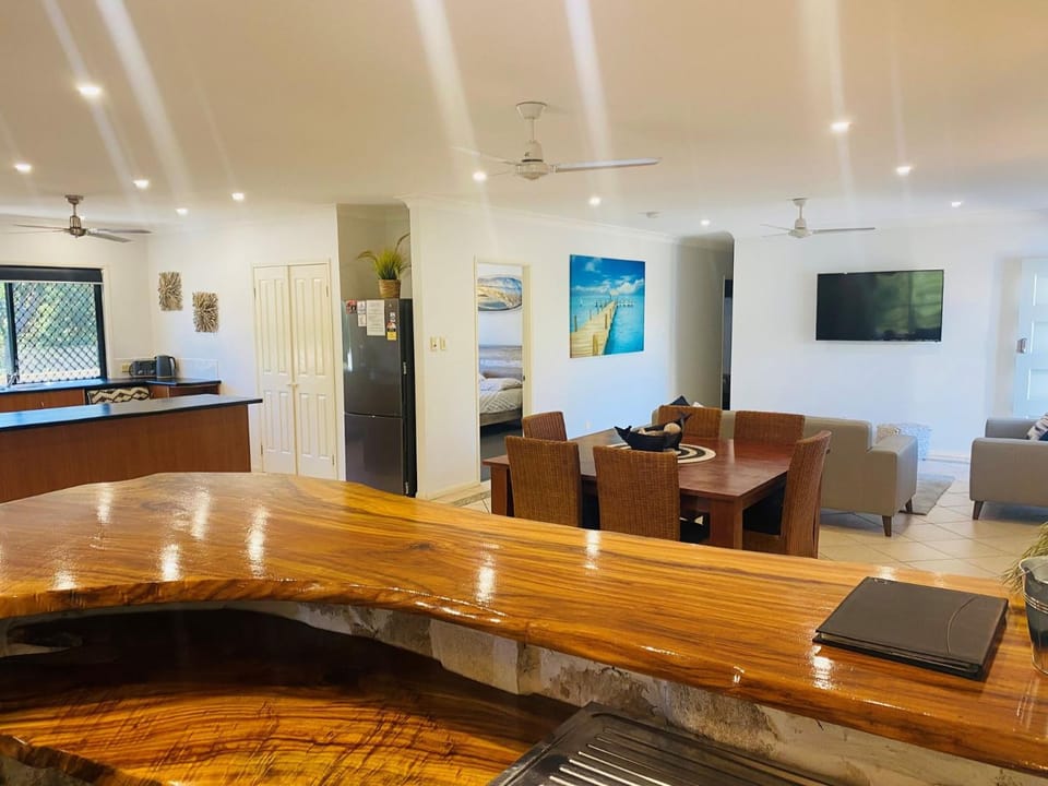Sandys On Cypress - Rainbow Beach, pets welcome House in Rainbow Beach