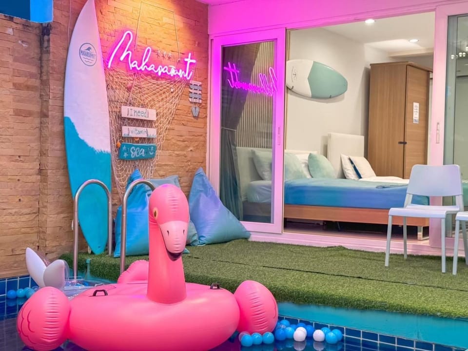 มหาสมุทรคอสทอลพูลวิลล่า Mahasamut Coastal Poolvilla House in Chon Buri Changwat