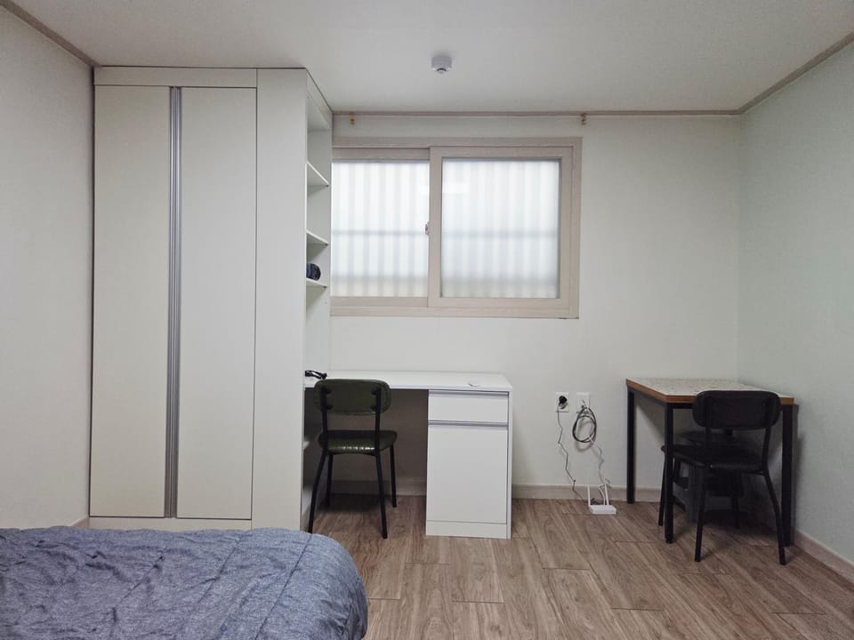 J 9-minute walk from Nakseongdae Station, quiet neighborhood studio Apartment in Gyeonggi-do