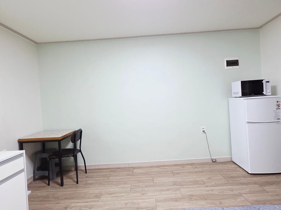 J 9-minute walk from Nakseongdae Station, quiet neighborhood studio Apartment in Gyeonggi-do
