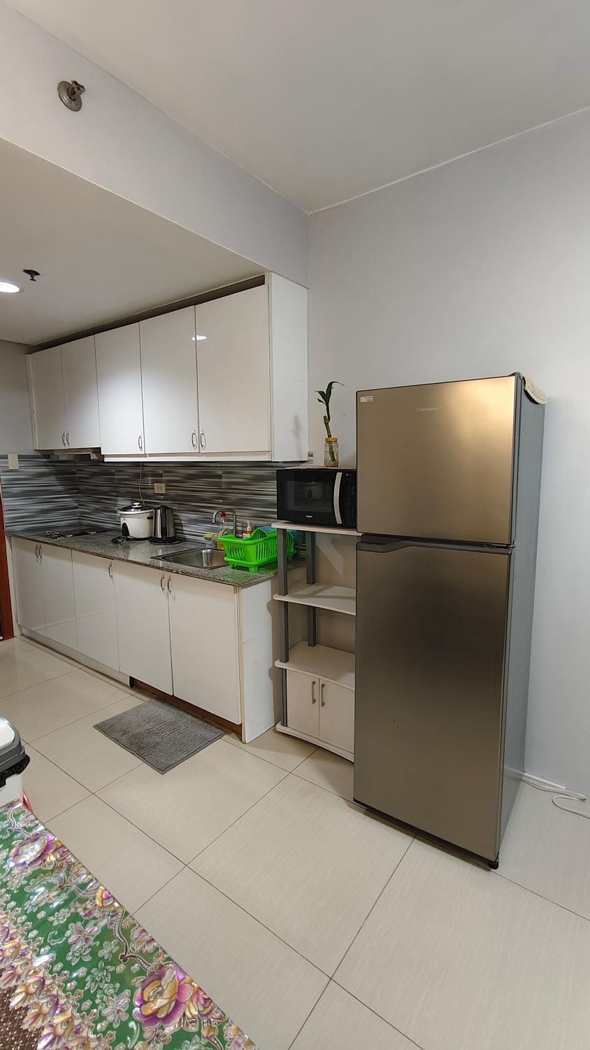 Kitchen or kitchenette, oven, stove