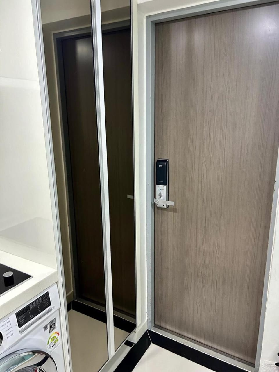 SP Perfect studio in front of Sillim Station 4min, Dorimcheon Apartment in Gyeonggi-do